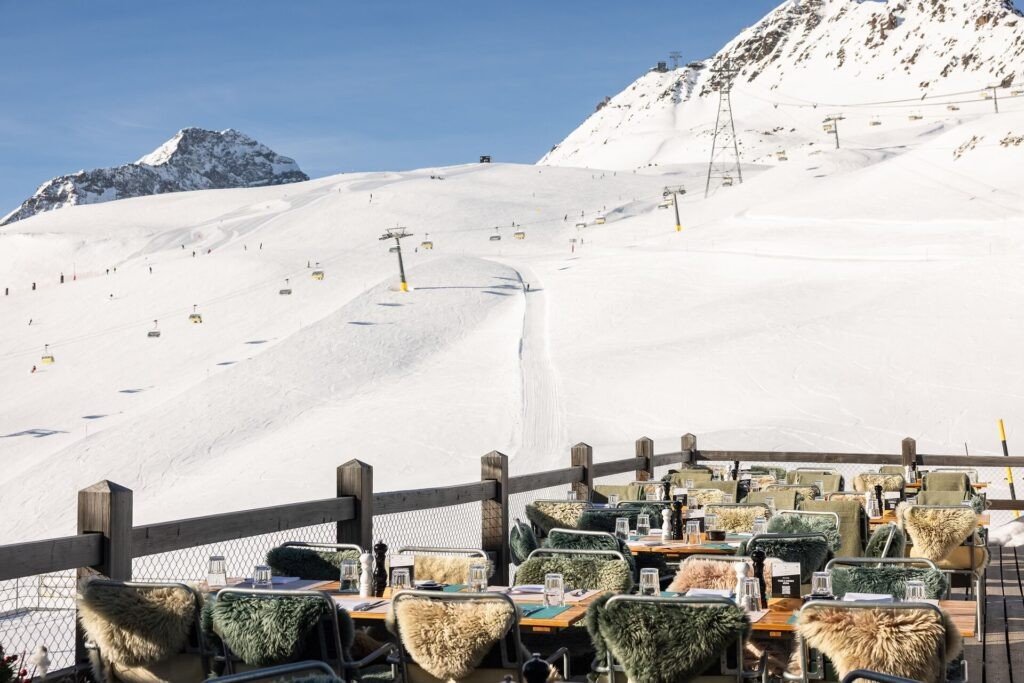 Corviglia White marmot terrasse